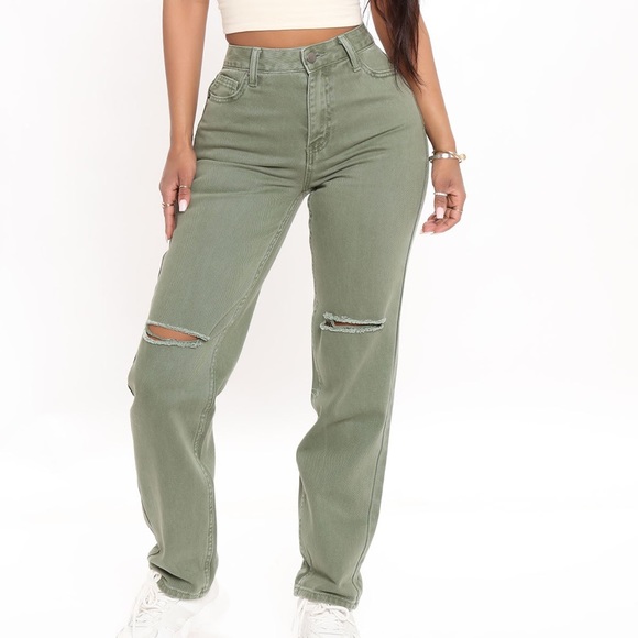 Fashion Nova High-Waisted Green Ripped Mom Jeans – Size 5 (NWT) - Picture 1 of 12